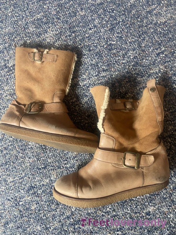 ‘Ugg’ Boots, Well Worn! Zip On Side, Crème Coloured.