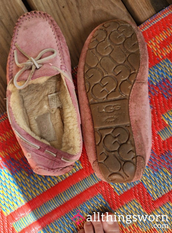 Ugg Slippers (well Worn)