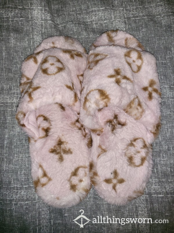 Very Fluffy Very Cute Slippers