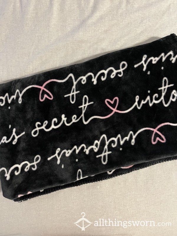 Very Soft Victoria’s Secret Blanket 🥰
