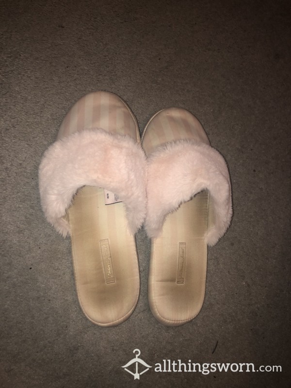 SOLD Victoria Secret Pink Fluffy Slippers