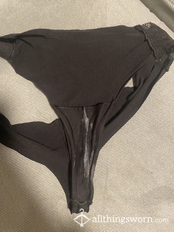 VS Pink Well Worn Black Lace Thong Creamy