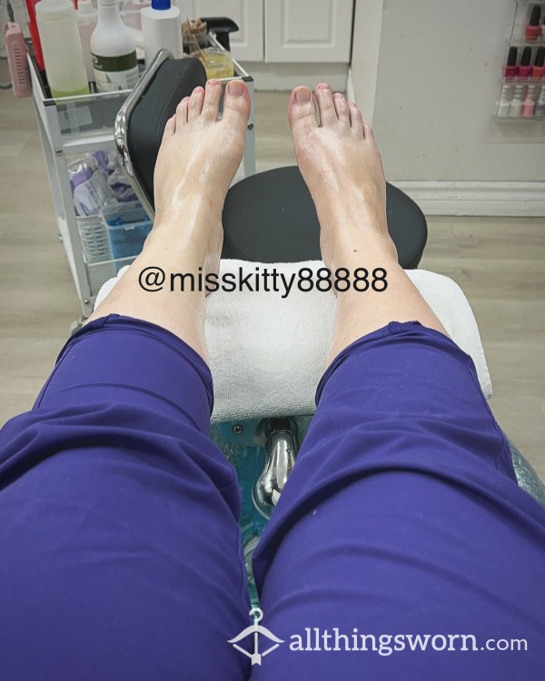 My Feet Get Oiled Up And Rubbed By A Man During My Pedicure