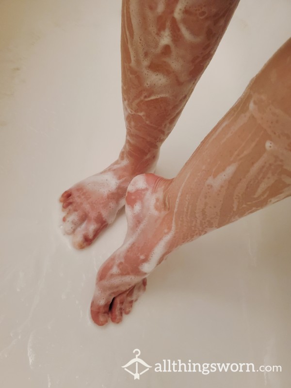 Watch Me Wash My Cute Little Feet! 🧼🦶🏼 Loofah Used Is For Sale! 💕