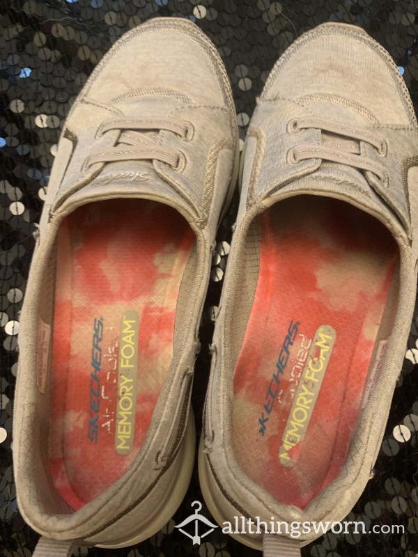 Well Love Worn Used Skecher Memory Foam Shoes Sneakers