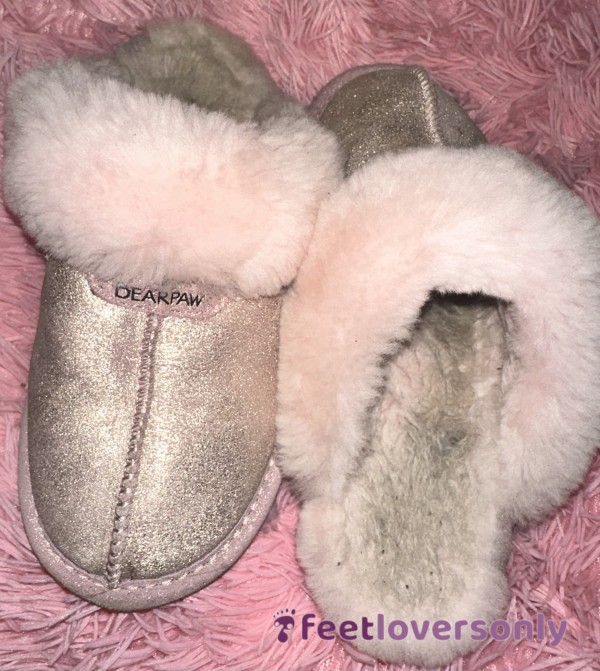***SOLD***Sweaty And Stained Bear Paw Slippers 🫶🏼