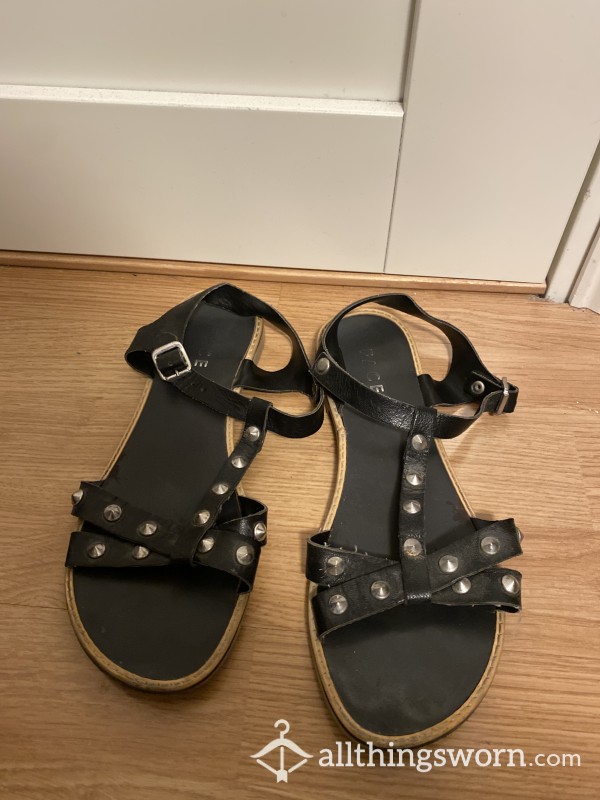 Well-worn Black Sandals W/spikes🖤