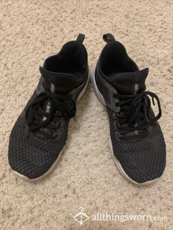 Well Worn Dirty Sneakers - Nike Size 7 (free Shipping)