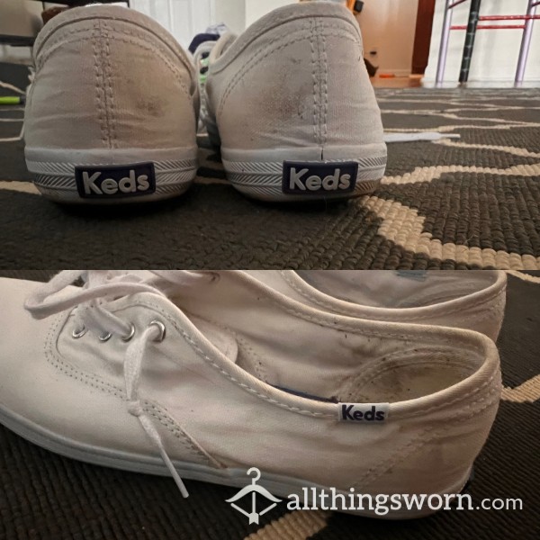 Well Worn & Loved Keds 👟