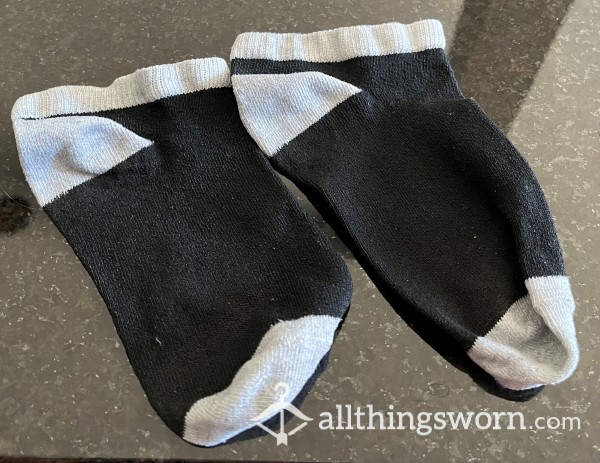 Well Worn, Old Black And White Ankle Socks - Small - Size 6.5