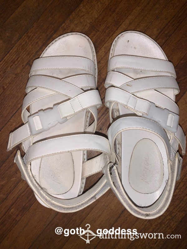 Extremely Well-Worn Platform Sandals (size 7f) (white)