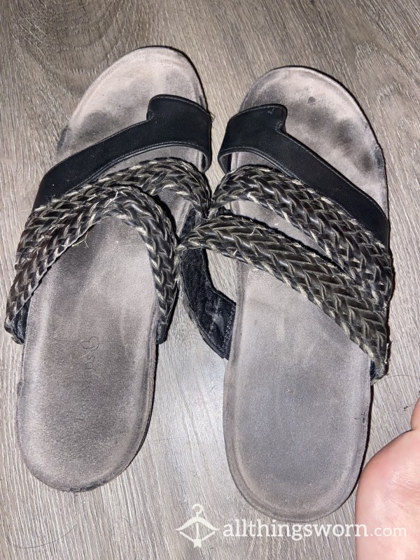 Well-worn Toeprint Sandals