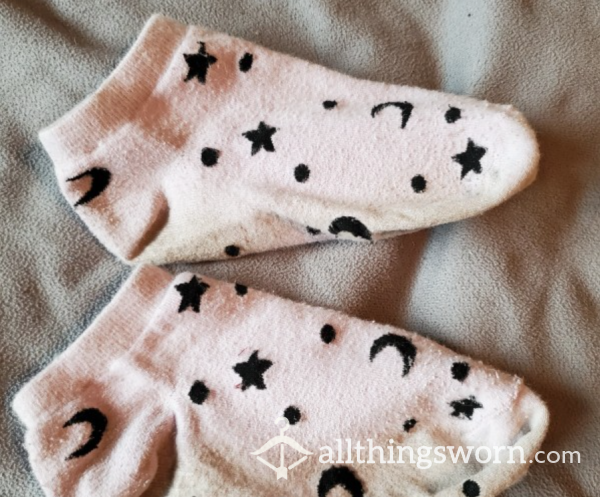 Well-Worn White Starry Ankle Socks