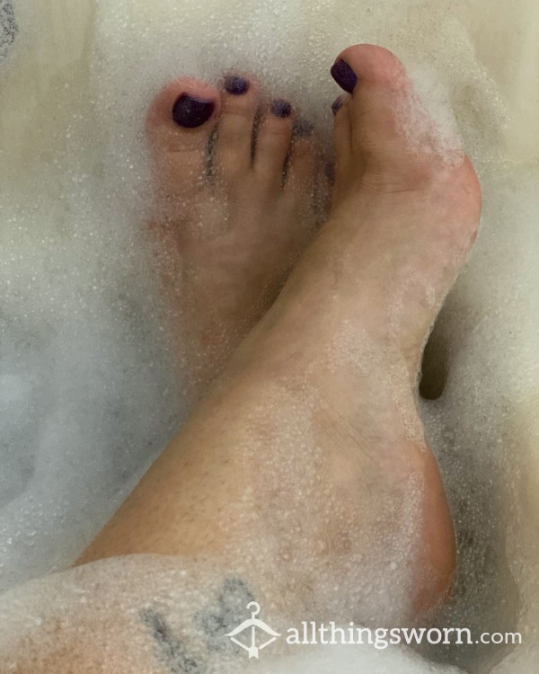 Wet & Soapy Feet & Toes