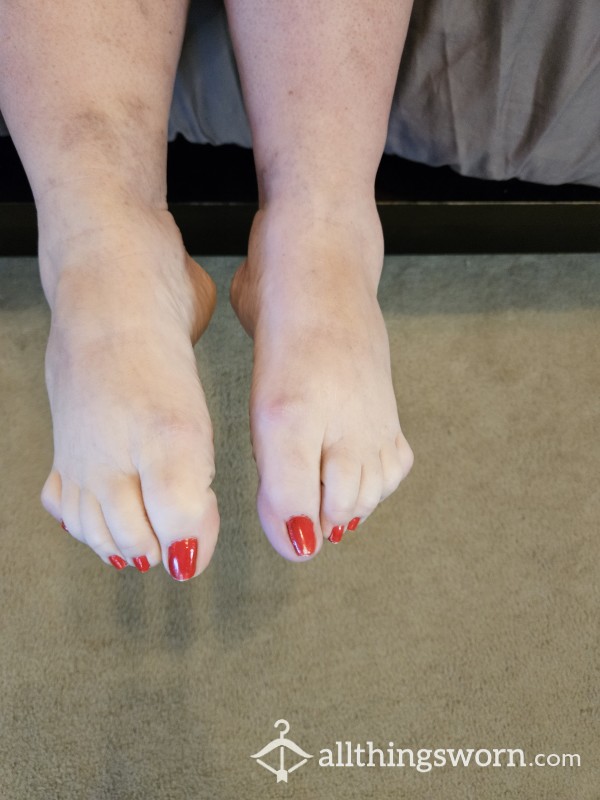 Where Are My Foot Lovers At? Pink Wrinkles Soles Size 9.5 Wide Chubby Feet