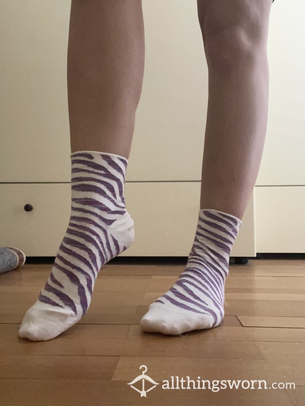 White And Purple Striped Socks