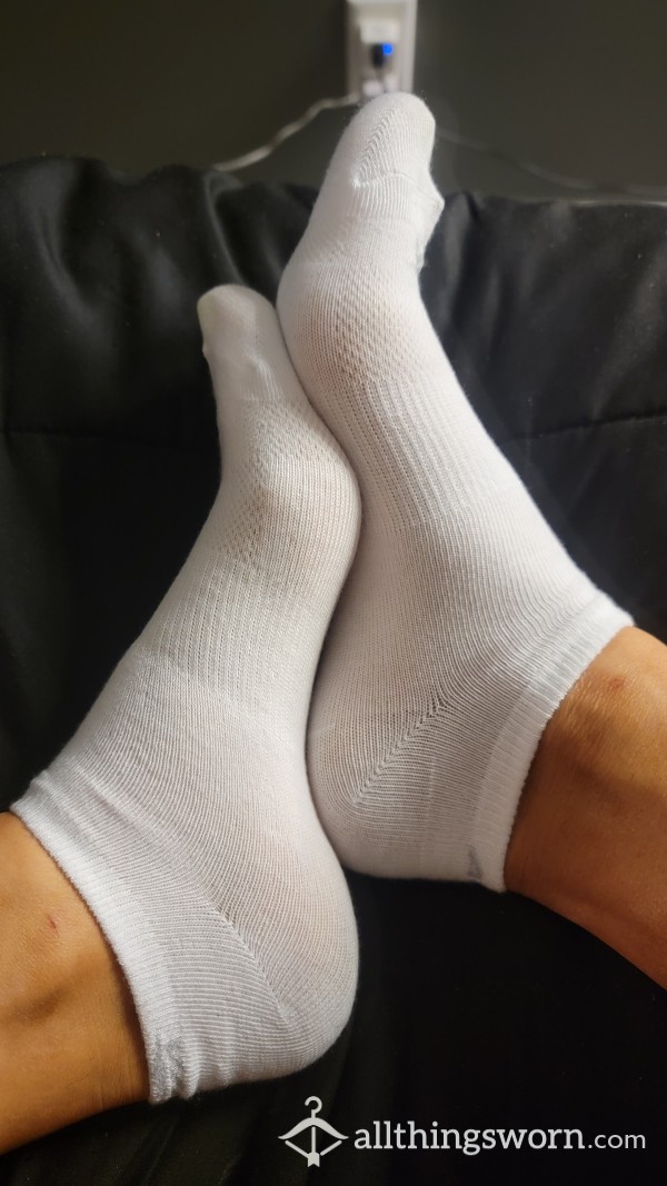 White Avia Socks 😘 Thin!