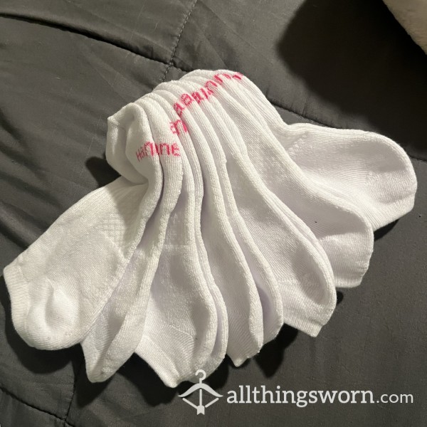 White Hanes Ankle Socks