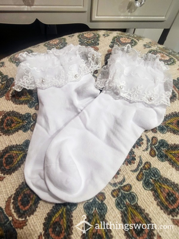 White Lace & Pearl Ruffle Socks 👑