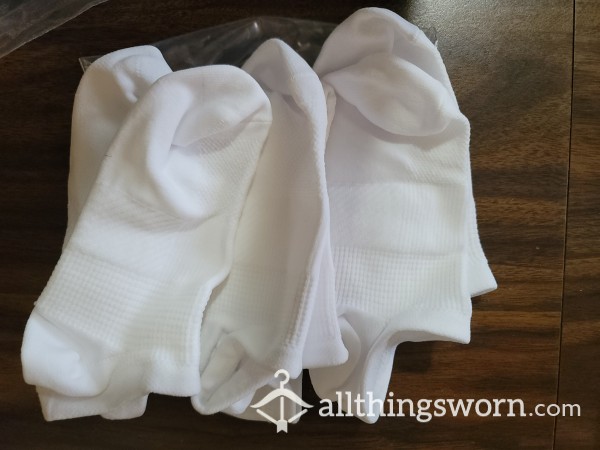 🤍 White Cotton Ankle Socks ~ Worn To Your Liking