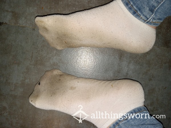 White Ankle Socks 🧦