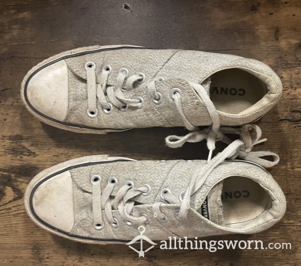 White/grey Converse