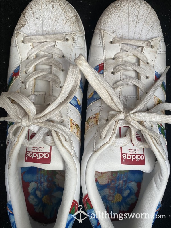 WORK Sneakers - REALLY WORN Adidas All-Stars In White With Floral Stripes