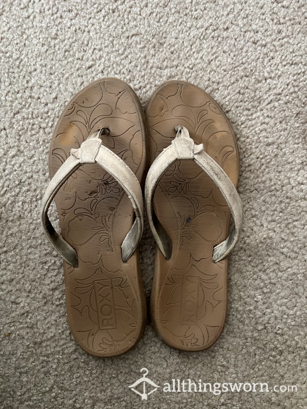 Worn And Dirty Roxy Sandals Size 8.5