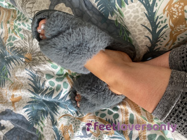 Worn Cute Fluffy Slippers In Grey