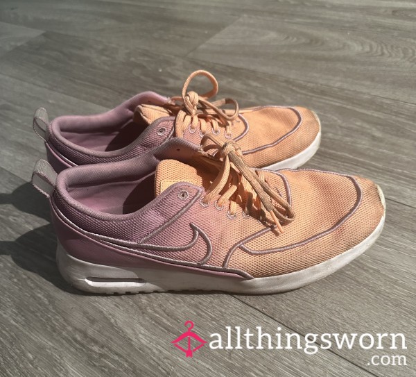 Worn Peachy Orange/Lavender Purple Ombré Colored Sneakers Size 10