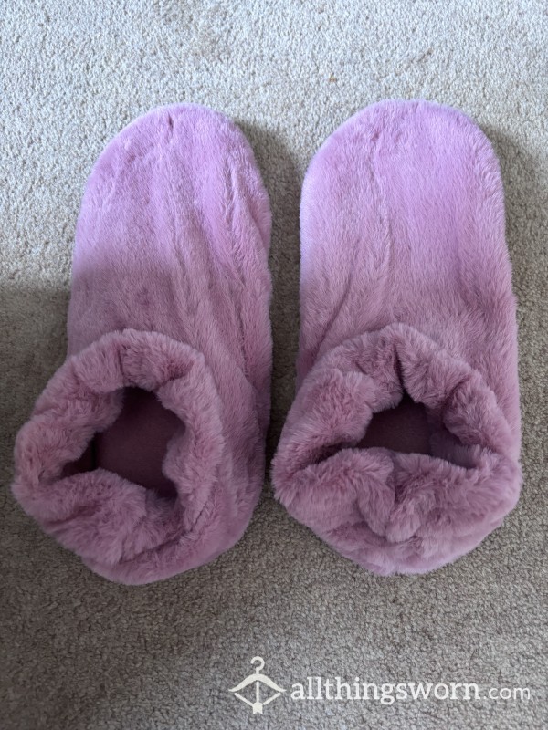 Worn Pink Fluffy Slippers - Size: M/L