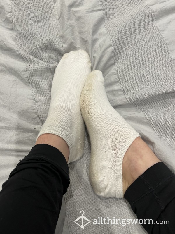 Worn White Cotton Ankle Socks 🧦