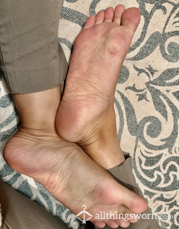 👣 Wrinkly Feet Collage 🦶🏼