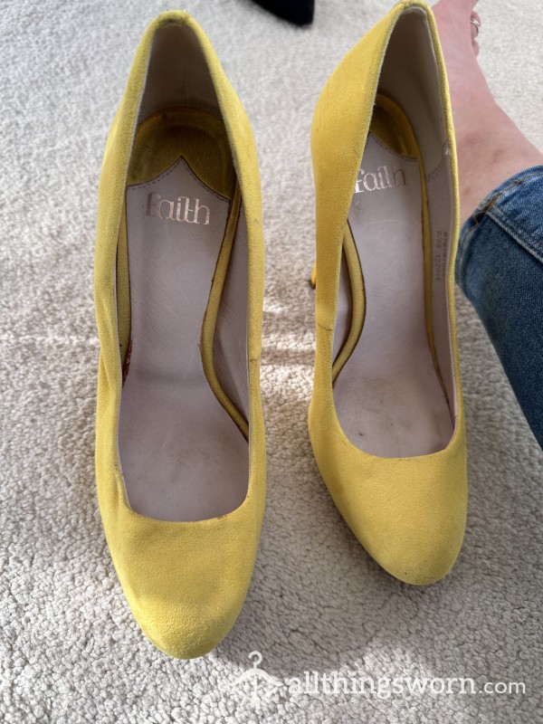 Yellow Stilettos 👠